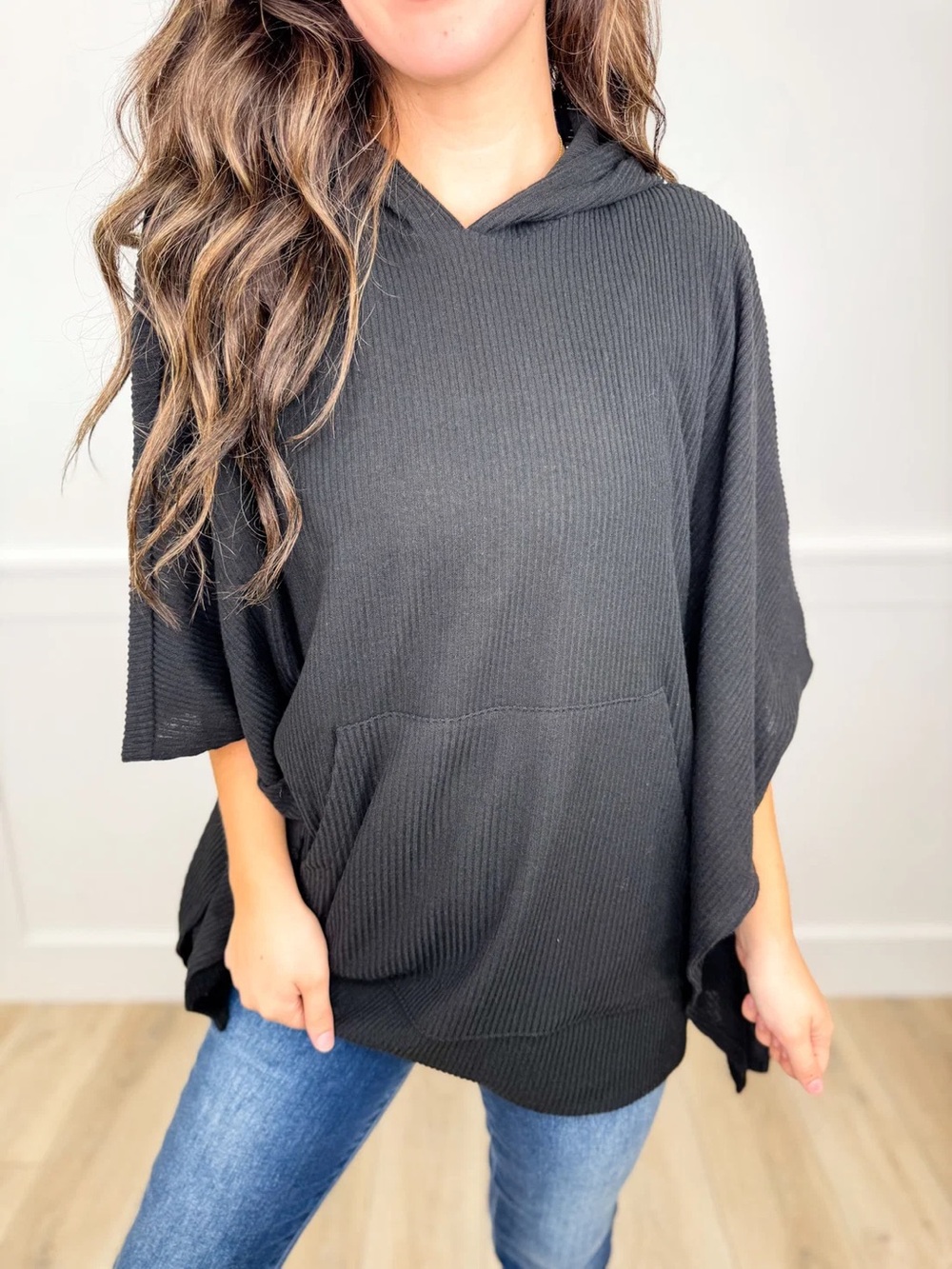 Dear Scarlett Ribbed Short Sleeve Hooded Poncho Top Black XL/2XL